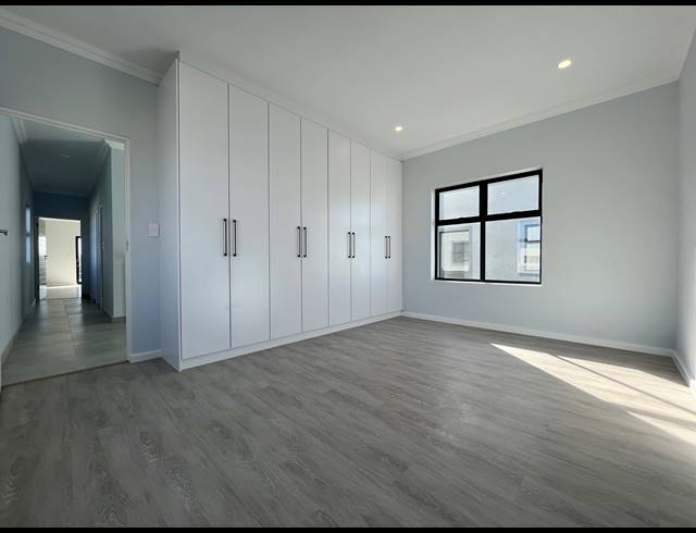 4 BEDROOM HOUSE FOR SALE IN SANDOWN